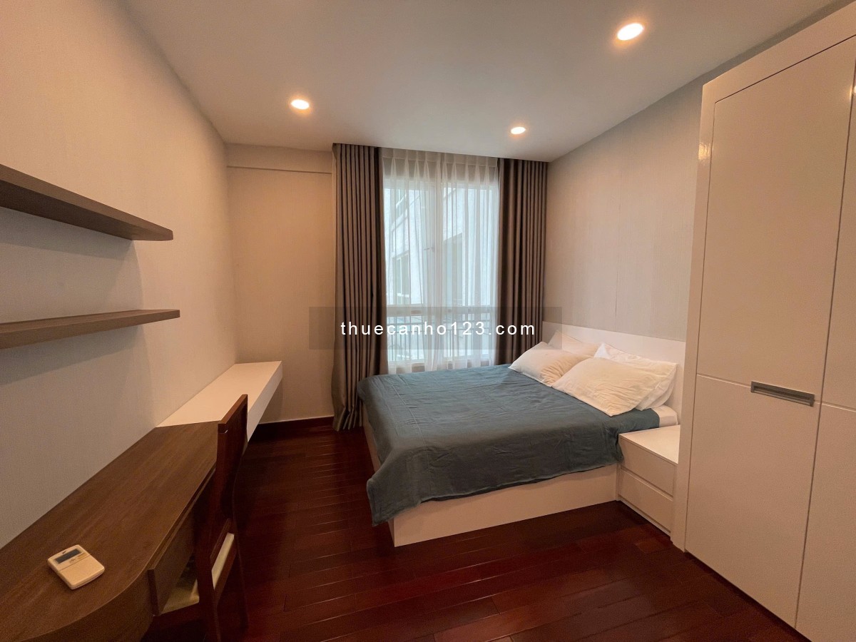 Cho thuê căn hộ 3 phòng ngủ lầu cao view sông tuyệt đẹp giá chỉ 40 triệu/tháng