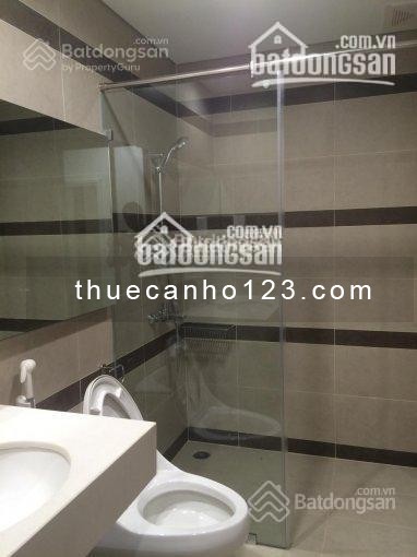 Cho thuê căn hộ 3 phòng ngủ, lầu cao view Landmark 81, nội thất cao cấp giá 22 triệu/tháng