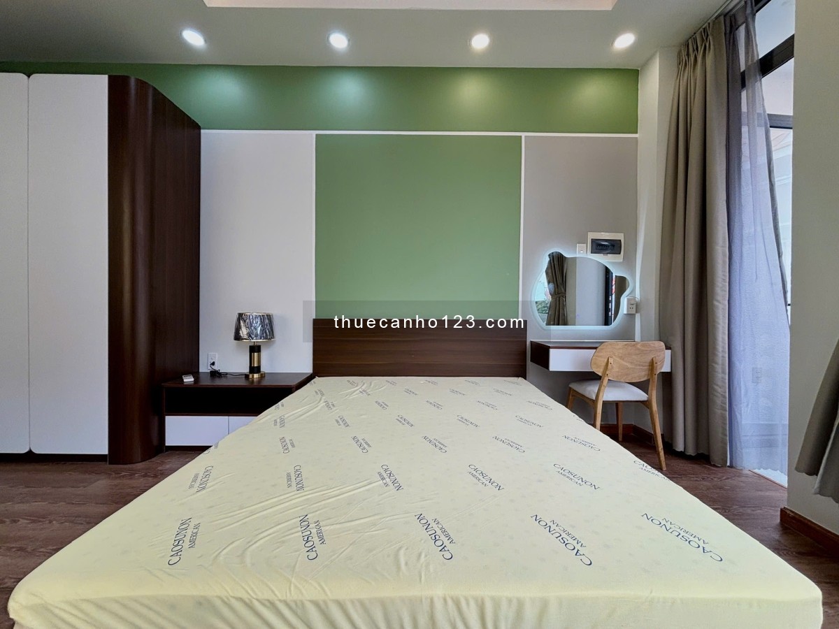 Cho thuê căn hộ 1 phòng ngủ 45m² ban công, full nội thất gần Công viên Hoàng Văn Thụ, Tân Bình