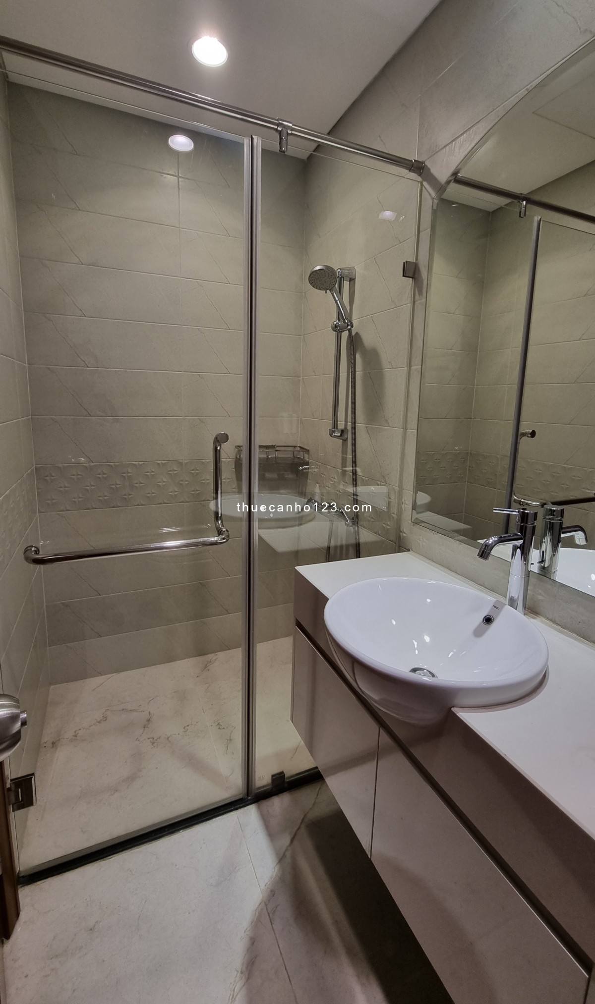 C.H 2pn, 2wc, Vinhomes Central Park, tòa C3 - chỉ từ 20.5 triệu/tháng