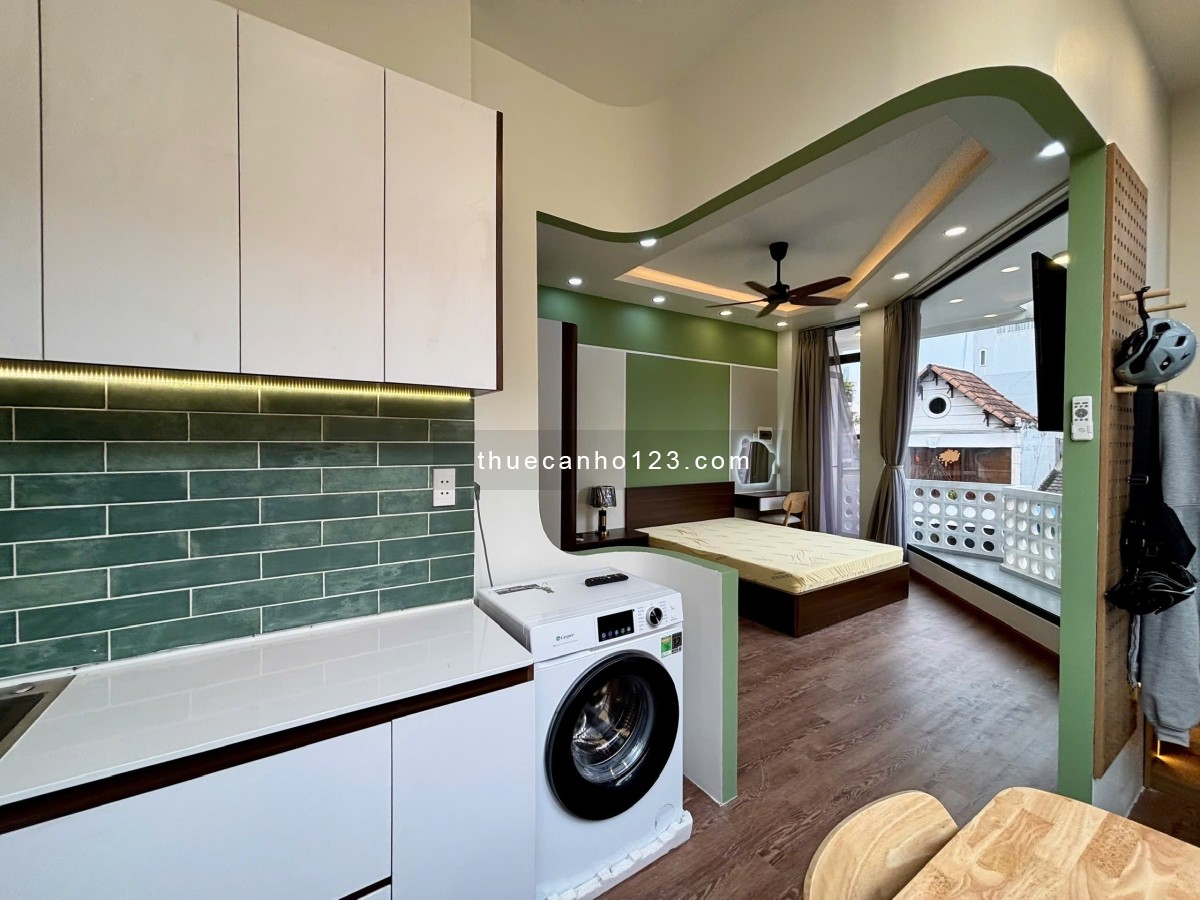 Cho thuê căn hộ 1 phòng ngủ 45m² ban công, full nội thất gần Công viên Hoàng Văn Thụ, Tân Bình