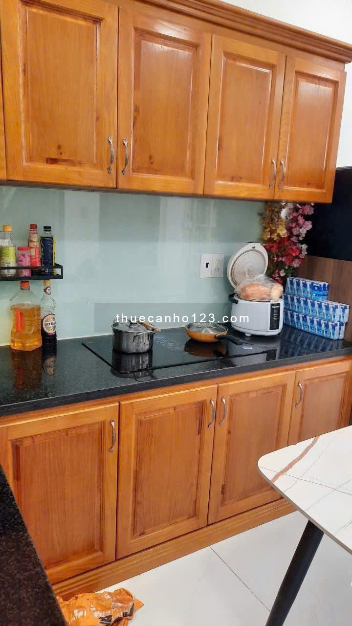 Căn hộ Nam Kỳ Khởi Nghĩa, 97m2, 2 Phòng ngủ, 1 Tolet, 11tr/th. Thang Bộ.