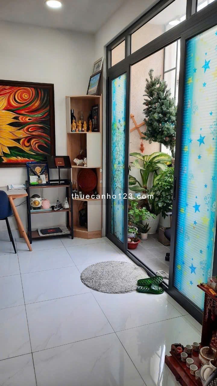 Căn hộ Nam Kỳ Khởi Nghĩa, 97m2, 2 Phòng ngủ, 1 Tolet, 11tr/th. Thang Bộ.