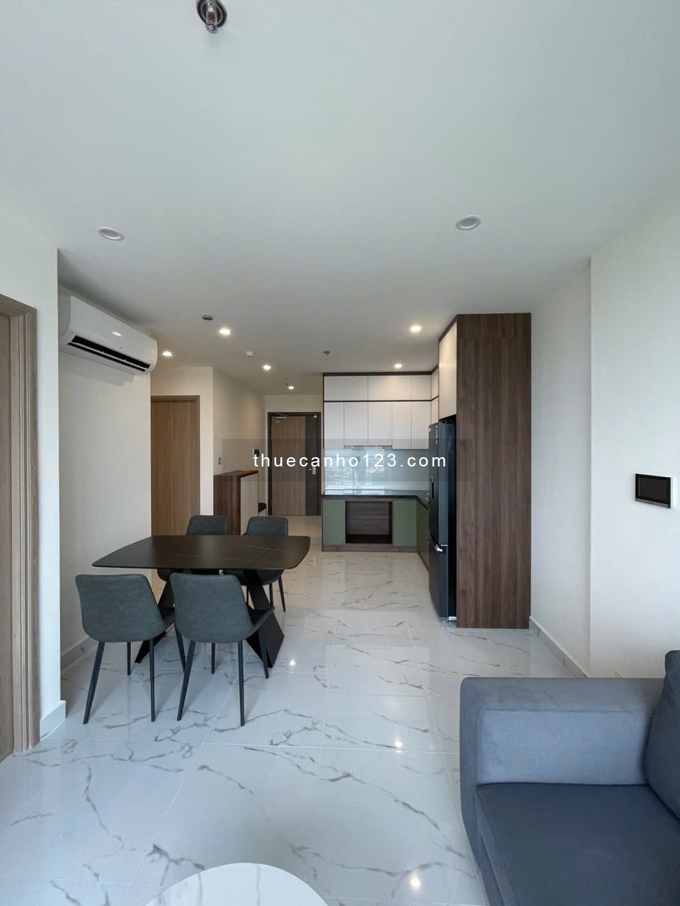 Căn 2PN2WC, 68m2, Toà BS9 Full nội thất Luxury mới đẹp - Vinhomes Grand Park Quận 9