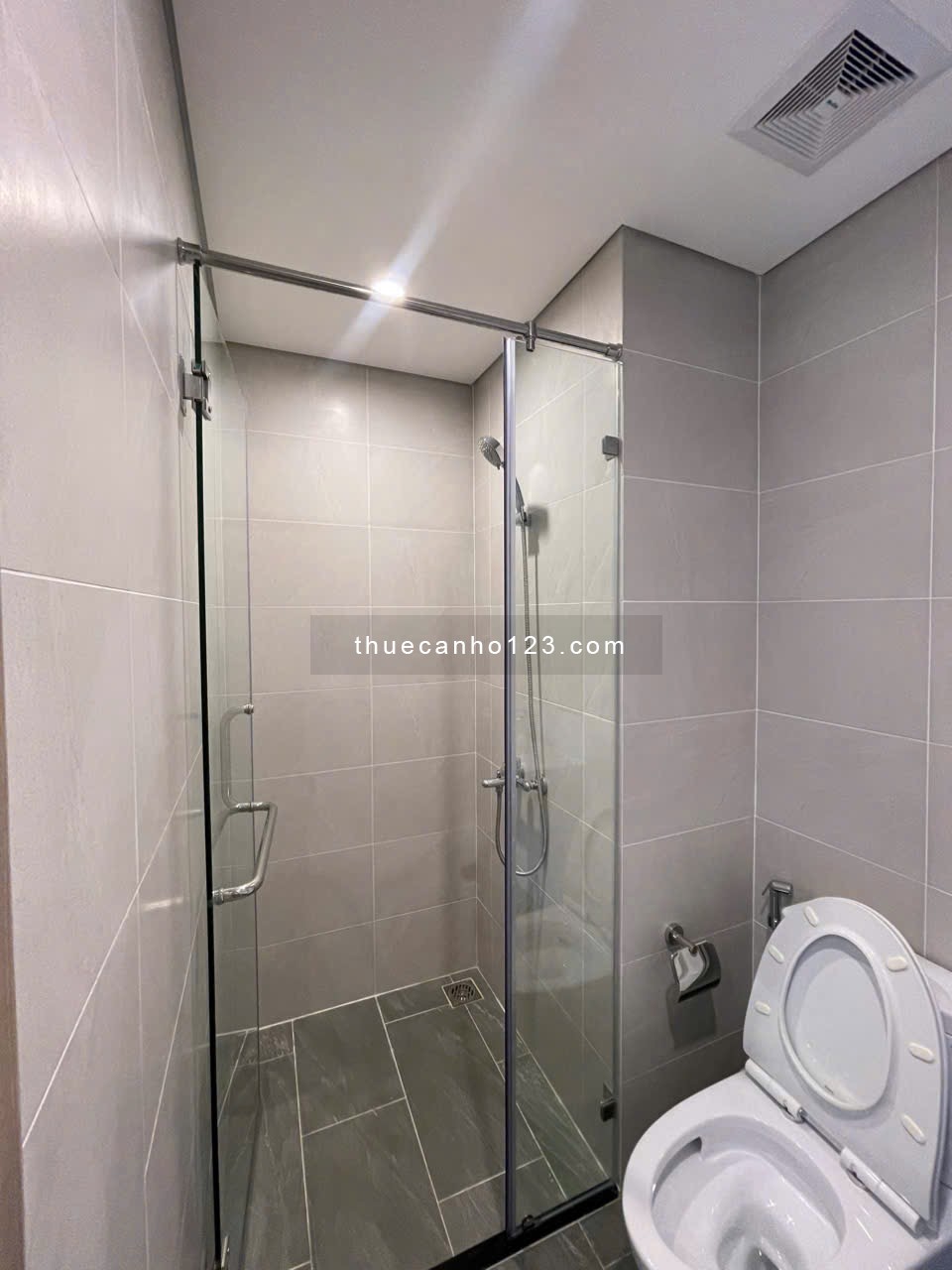Căn 2PN2WC, 68m2, Toà BS9 Full nội thất Luxury mới đẹp - Vinhomes Grand Park Quận 9