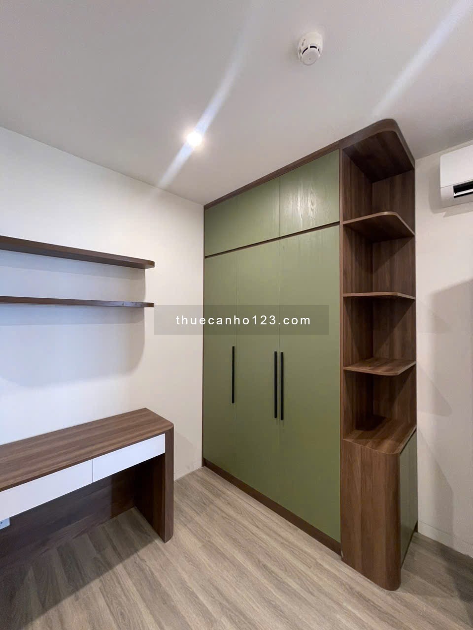 Căn 2PN2WC, 68m2, Toà BS9 Full nội thất Luxury mới đẹp - Vinhomes Grand Park Quận 9