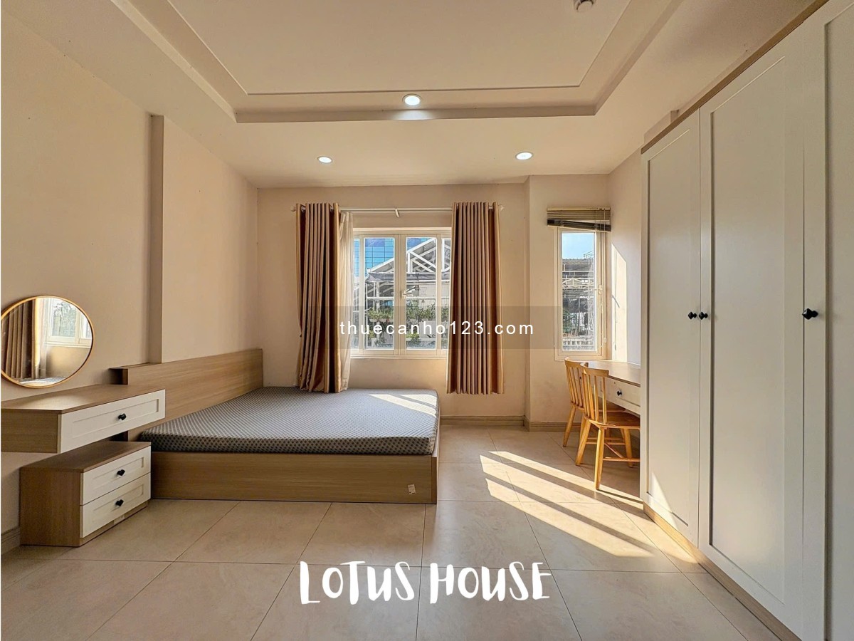 Cho thuê căn hộ Studio tone gỗ cao cấp gần sân bay Tân Sơn Nhất