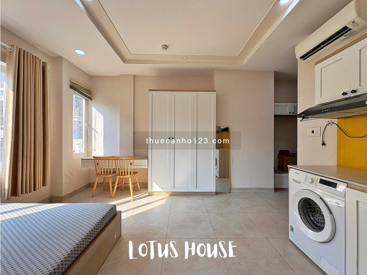 Cho thuê căn hộ Studio tone gỗ cao cấp gần sân bay Tân Sơn Nhất