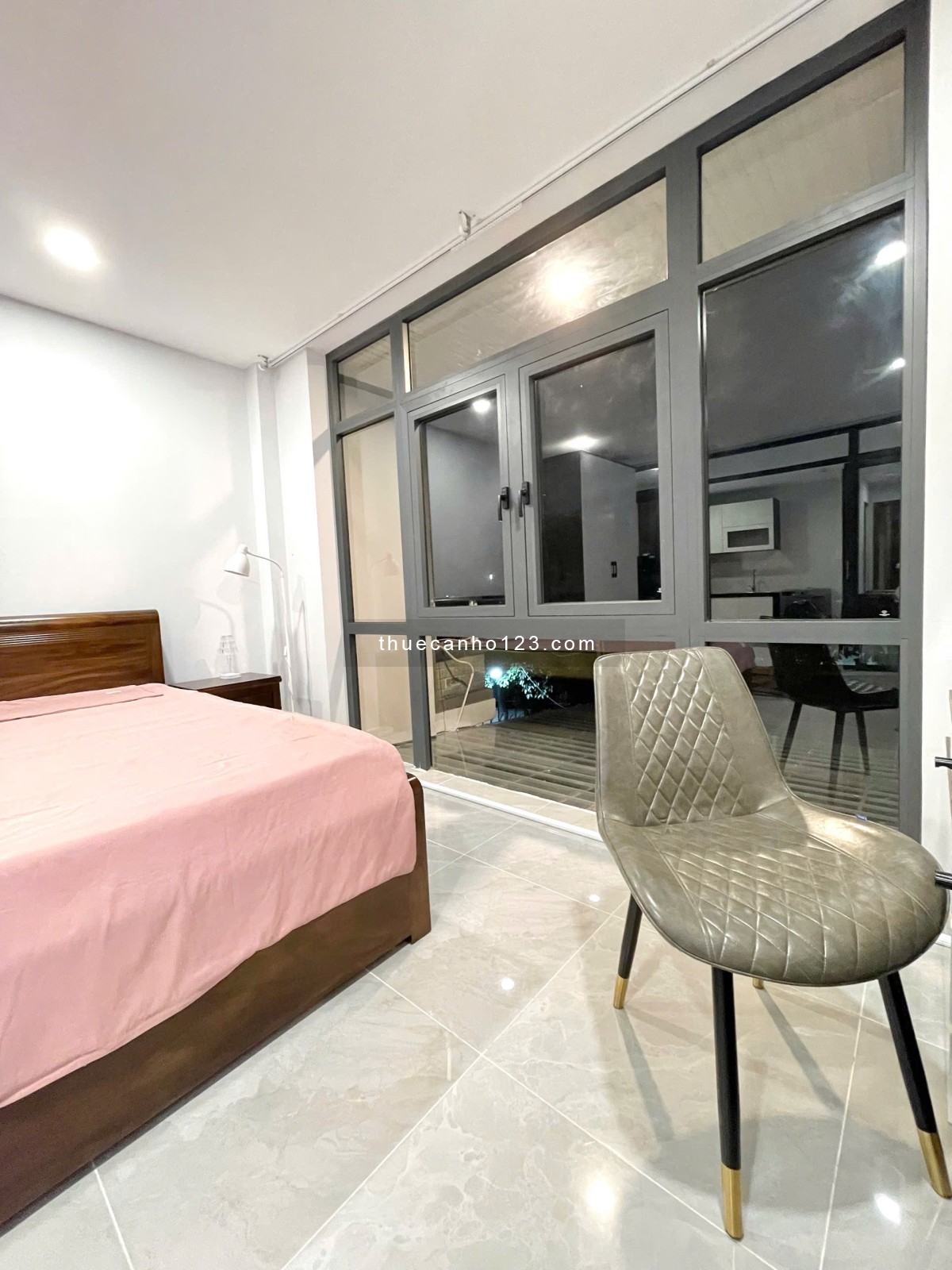 CHO THUÊ PHÒNG STUDIO TÁCH BẾP FULL NỘI THẤT CÓ MÁY GIẶT RIÊNG BANCOL GẦN SÂN BAY TÂN SƠN NHẤT, QTB