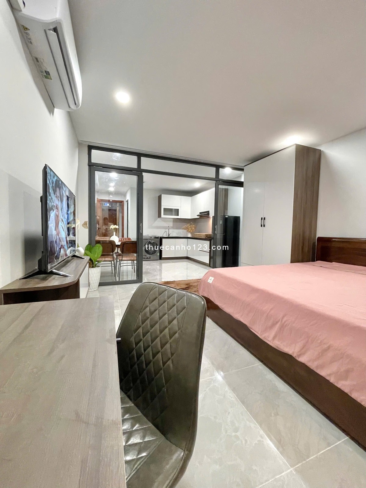 CHO THUÊ PHÒNG STUDIO TÁCH BẾP FULL NỘI THẤT CÓ MÁY GIẶT RIÊNG BANCOL GẦN SÂN BAY TÂN SƠN NHẤT, QTB