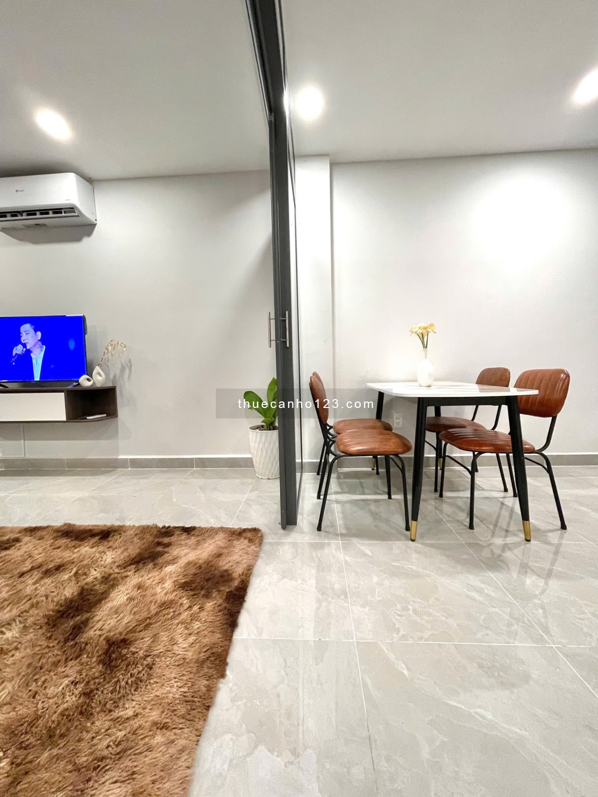 CHO THUÊ PHÒNG STUDIO TÁCH BẾP FULL NỘI THẤT CÓ MÁY GIẶT RIÊNG BANCOL GẦN SÂN BAY TÂN SƠN NHẤT, QTB