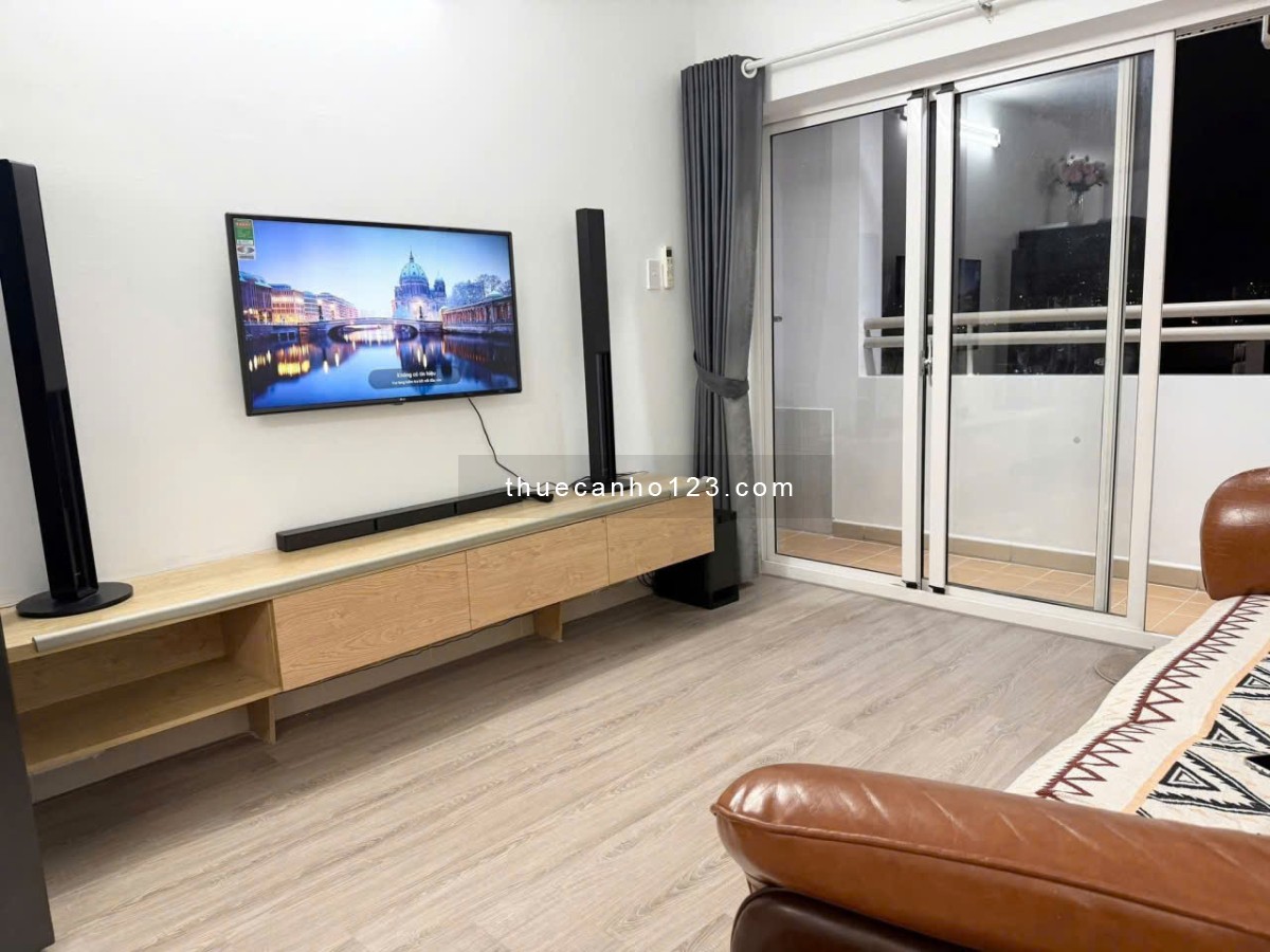 Căn hộ 79m2, 2p ngủ có nội thất C/c Babylon, Tân Phú giá 12,5tr/th