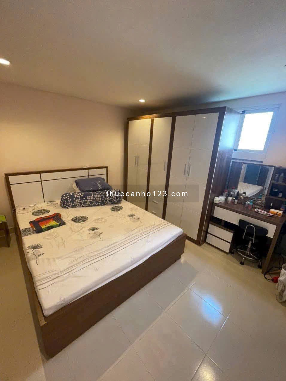 Căn hộ 79m2, 2p ngủ có nội thất C/c Babylon, Tân Phú giá 12,5tr/th