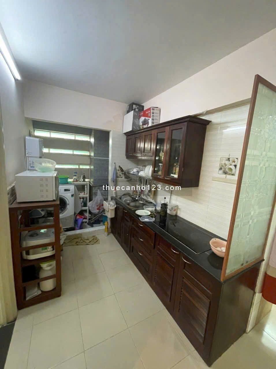 Căn hộ 79m2, 2p ngủ có nội thất C/c Babylon, Tân Phú giá 12,5tr/th