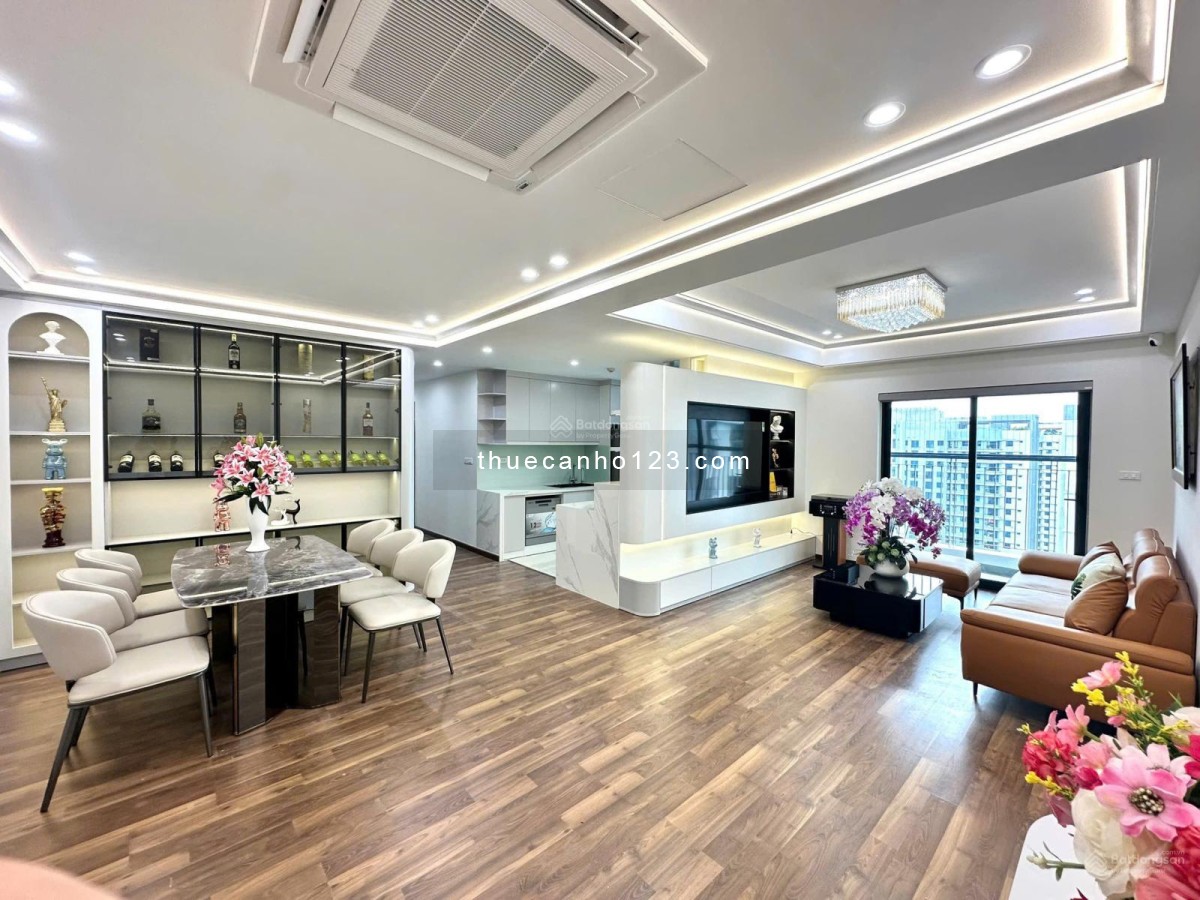 Cho thuê căn góc siêu đẹp 3 ngủ 123m2 Full Nội Thất Như Ảnh tại GOLDMARK CITY