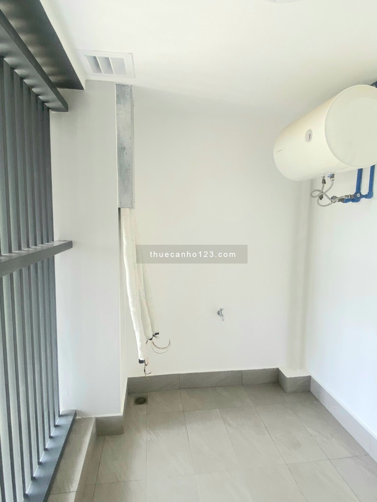 Cho thuê Sky Villa 2PN, 2WC, 160m2 xe hơi chạy lên tận nhà, giá 22tr/ tháng, NTCB Celadon City