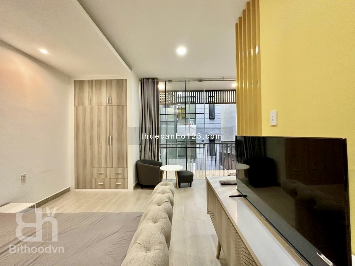 Balcony 1PN Thang Máy_Máy Giặt Riêng_Free Dọn Phòng Gần Landmark81_Metro Ba Son_Quận  Bình Thạnh