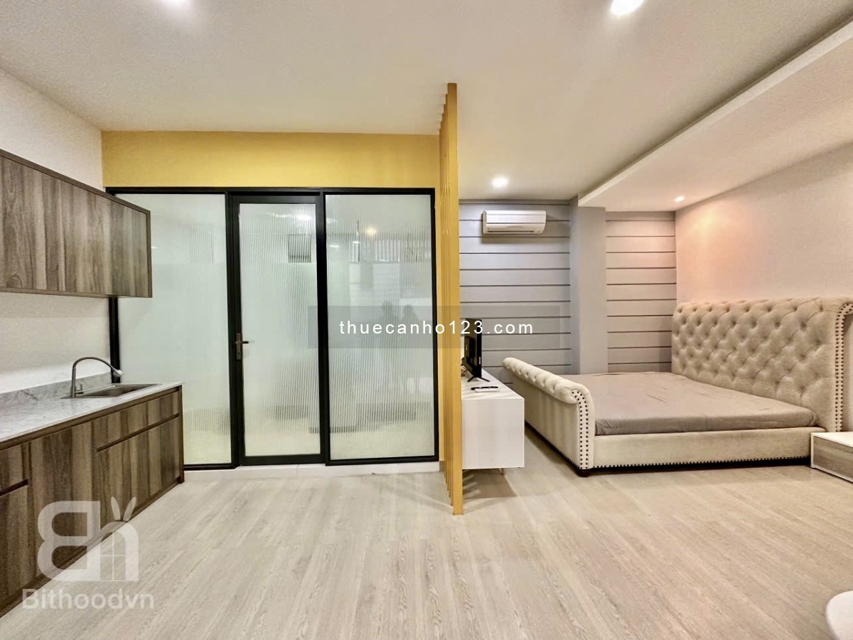 Balcony 1PN Thang Máy_Máy Giặt Riêng_Free Dọn Phòng Gần Landmark81_Metro Ba Son_Quận  Bình Thạnh