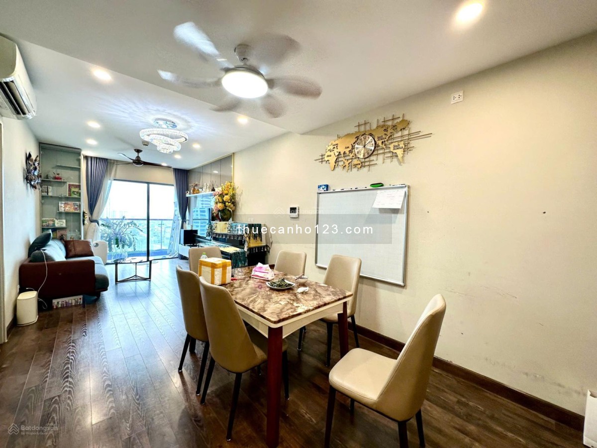 Cho thuê căn hộ 2PN, DT 70m2, đủ đồ, nhà thoáng mát giá 14tr/th tại Gold Season