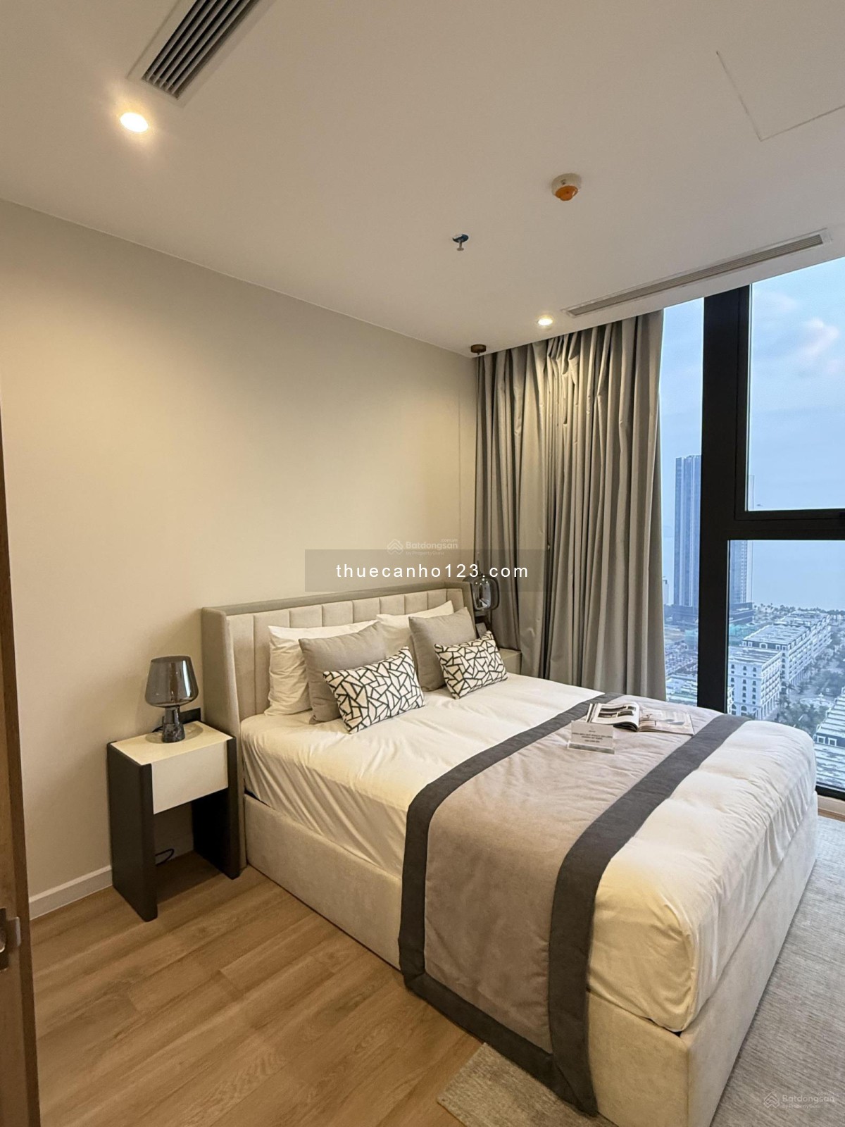 Cần cho thuê gấp căn hộ 2-3 phòng ngủ full đồ Imperia Garden