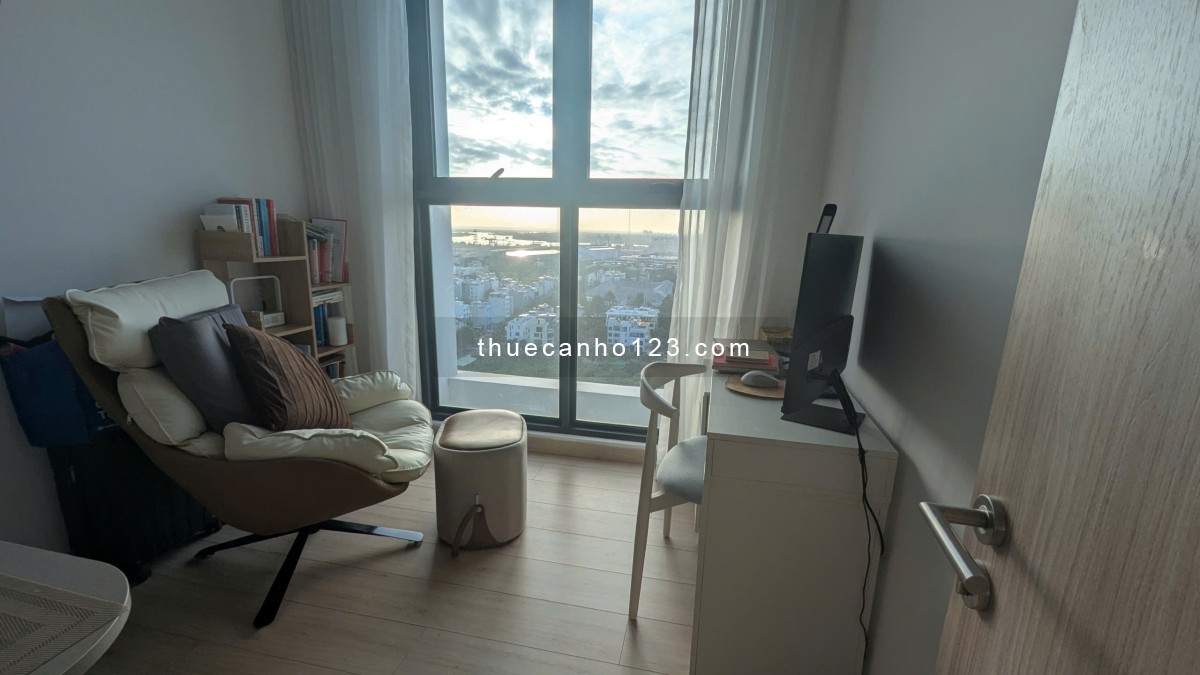 2pn-2Wc, Full nội thất, căn góc, lầu 18, view sông và cảng.