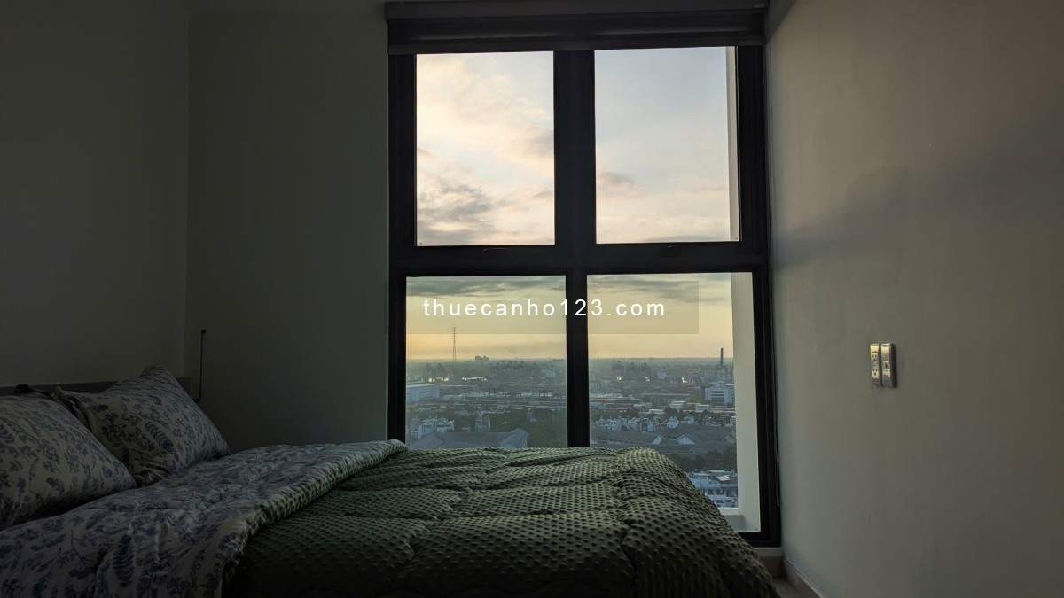 2pn-2Wc, Full nội thất, căn góc, lầu 18, view sông và cảng.