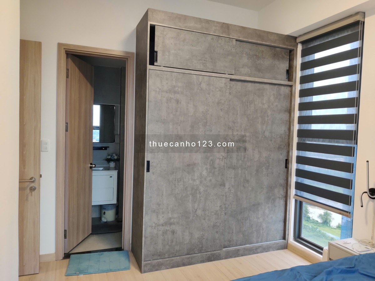 2pn-2Wc, Full nội thất, căn góc, lầu 18, view sông và cảng.