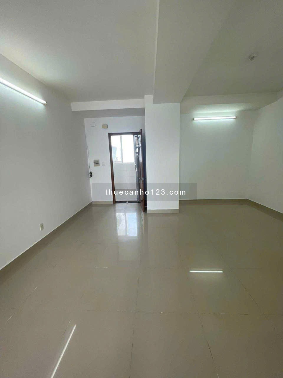 Chung cư Âu cơ Tower căn 2p ngủ, 2wc, rộng 90m2 chỉ 9,5tr