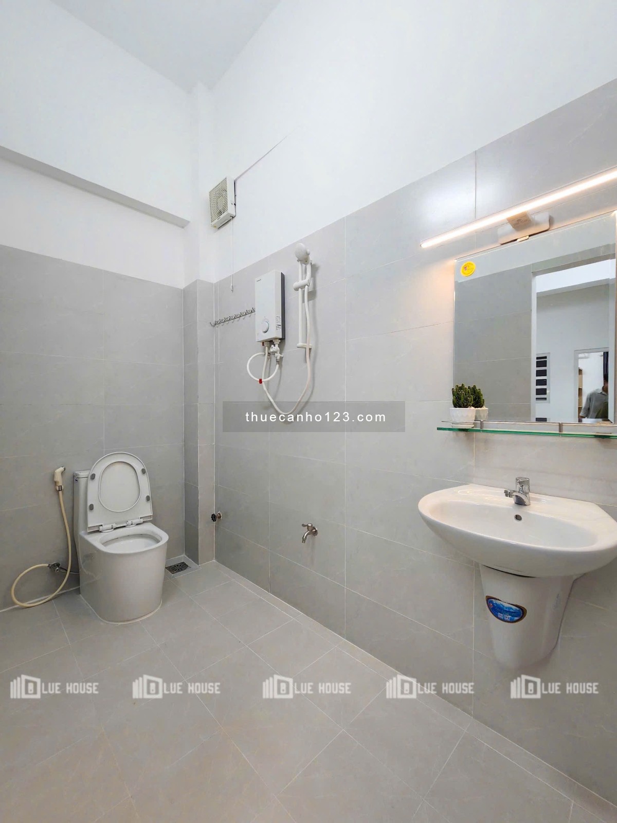 Cho thuê căn hộ 2PN Ban Công Full Nội Thất Máy Giặt Riêng Gần Công Viên Hoàng Văn Thụ Tân Bình