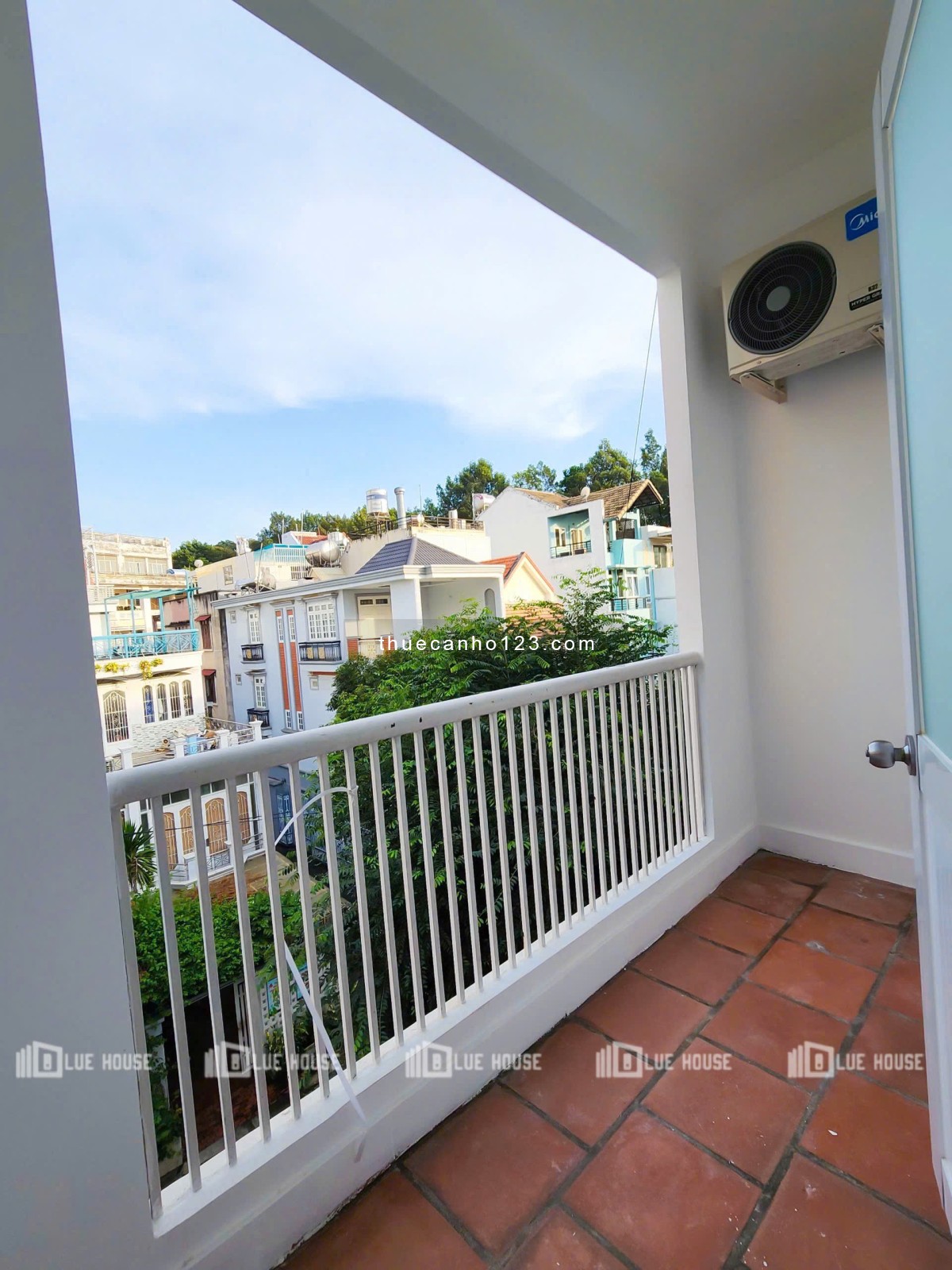 Cho thuê căn hộ 2PN Ban Công Full Nội Thất Máy Giặt Riêng Gần Công Viên Hoàng Văn Thụ Tân Bình