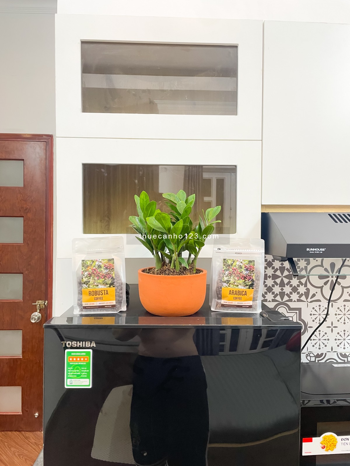 Cho thuê căn hộ Studio Ban công Q1 gần cầu Calmette, cầu Khánh Hội, chợ Bến Thành, Metro số 1