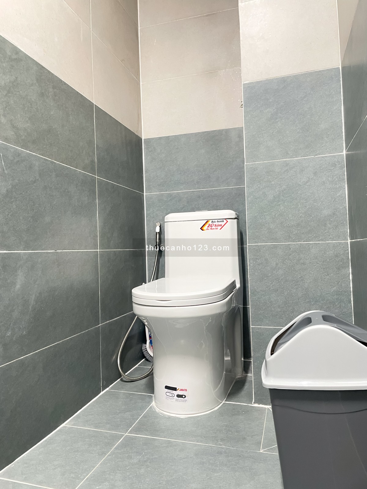 Cho thuê căn hộ Studio Ban công Q1 gần cầu Calmette, cầu Khánh Hội, chợ Bến Thành, Metro số 1