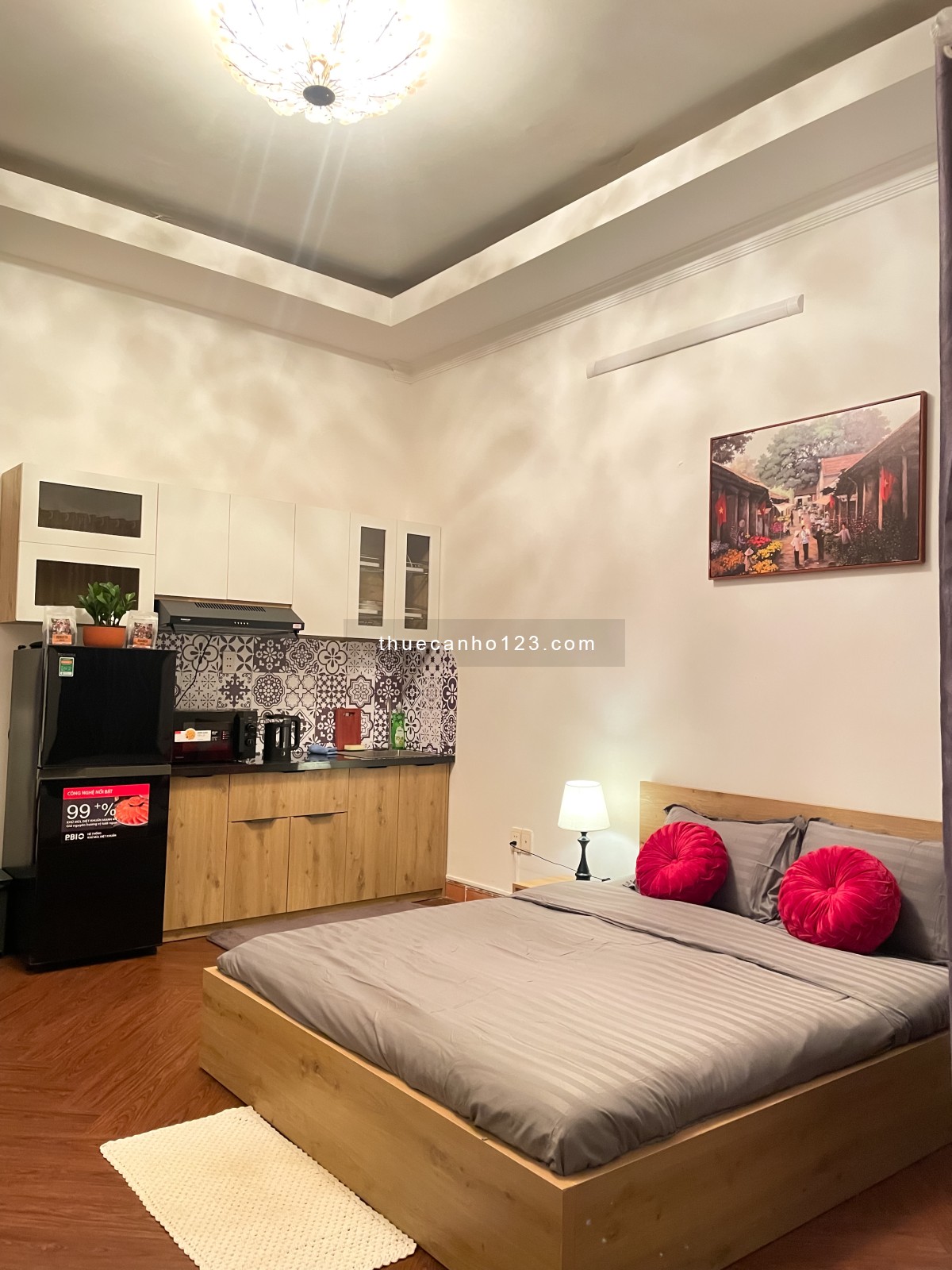 Cho thuê căn hộ Studio Ban công Q1 gần cầu Calmette, cầu Khánh Hội, chợ Bến Thành, Metro số 1