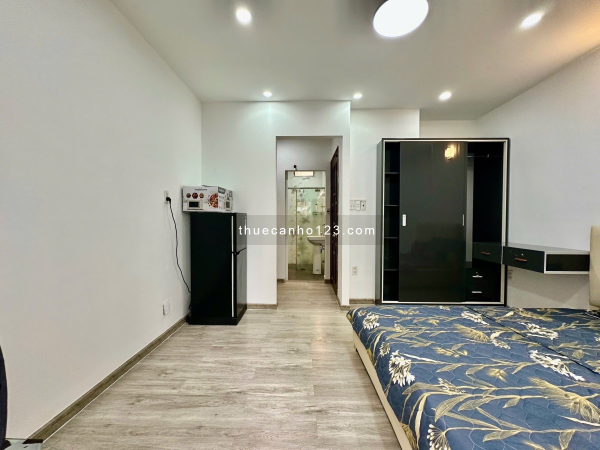 Cho thuê căn hộ Studio Tách bếp, cửa sổ Q1 gần Nhà thờ Đức Bà, cầu Ba Son, Bitexco, cầu Thị Nghè