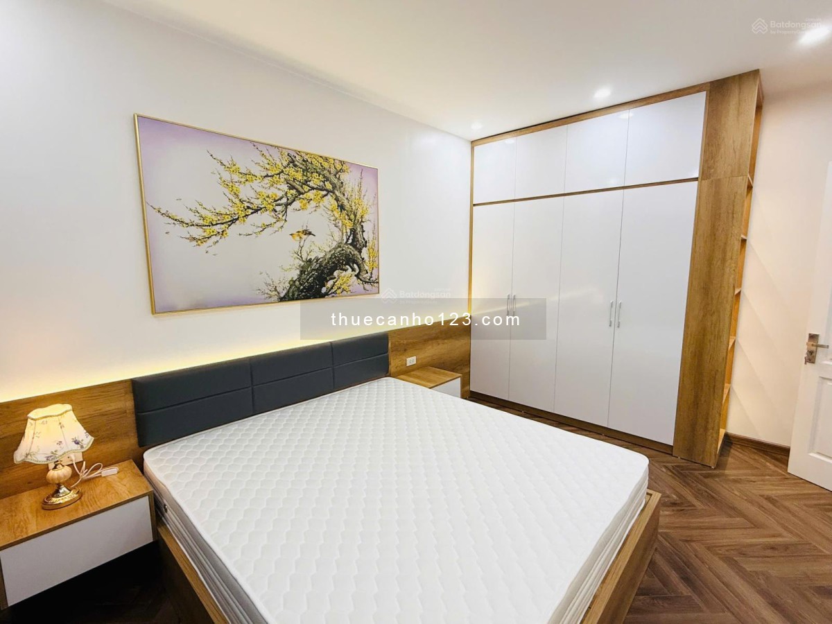 Cho thuê căn góc 3 ngủ 3 vs, dt 135m2, đủ đồ, nhà mới, thoáng tại Chung cư The Legacy