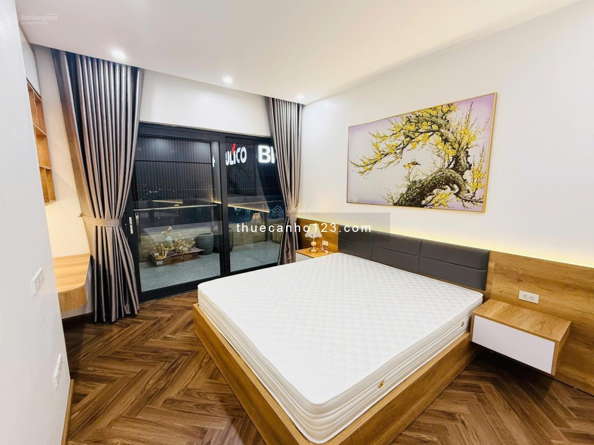 Cho thuê căn góc 3 ngủ 3 vs, dt 135m2, đủ đồ, nhà mới, thoáng tại Chung cư The Legacy