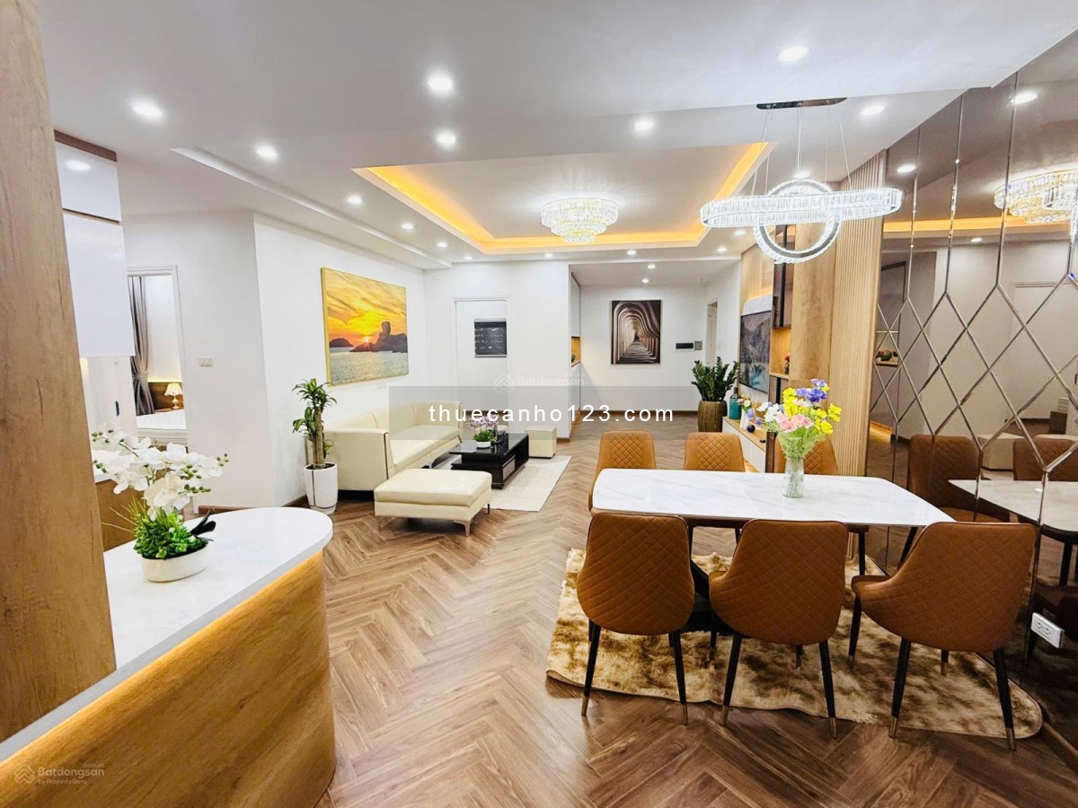 Cho thuê căn góc 3 ngủ 3 vs, dt 135m2, đủ đồ, nhà mới, thoáng tại Chung cư The Legacy