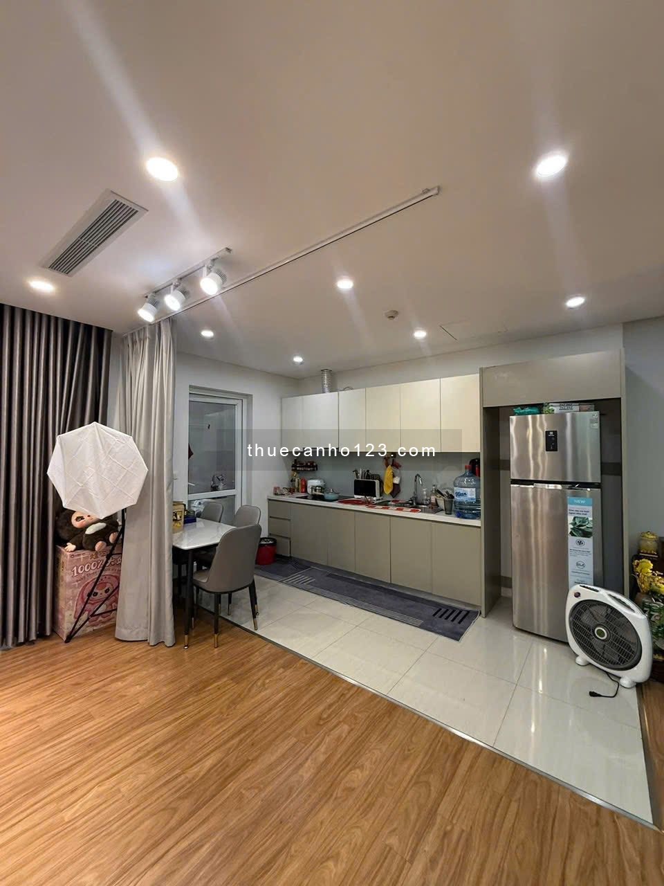 Cho thuê căn hộ Time Towen Lê Văn Lương 130m2, 3PN, 18 triệu/ tháng