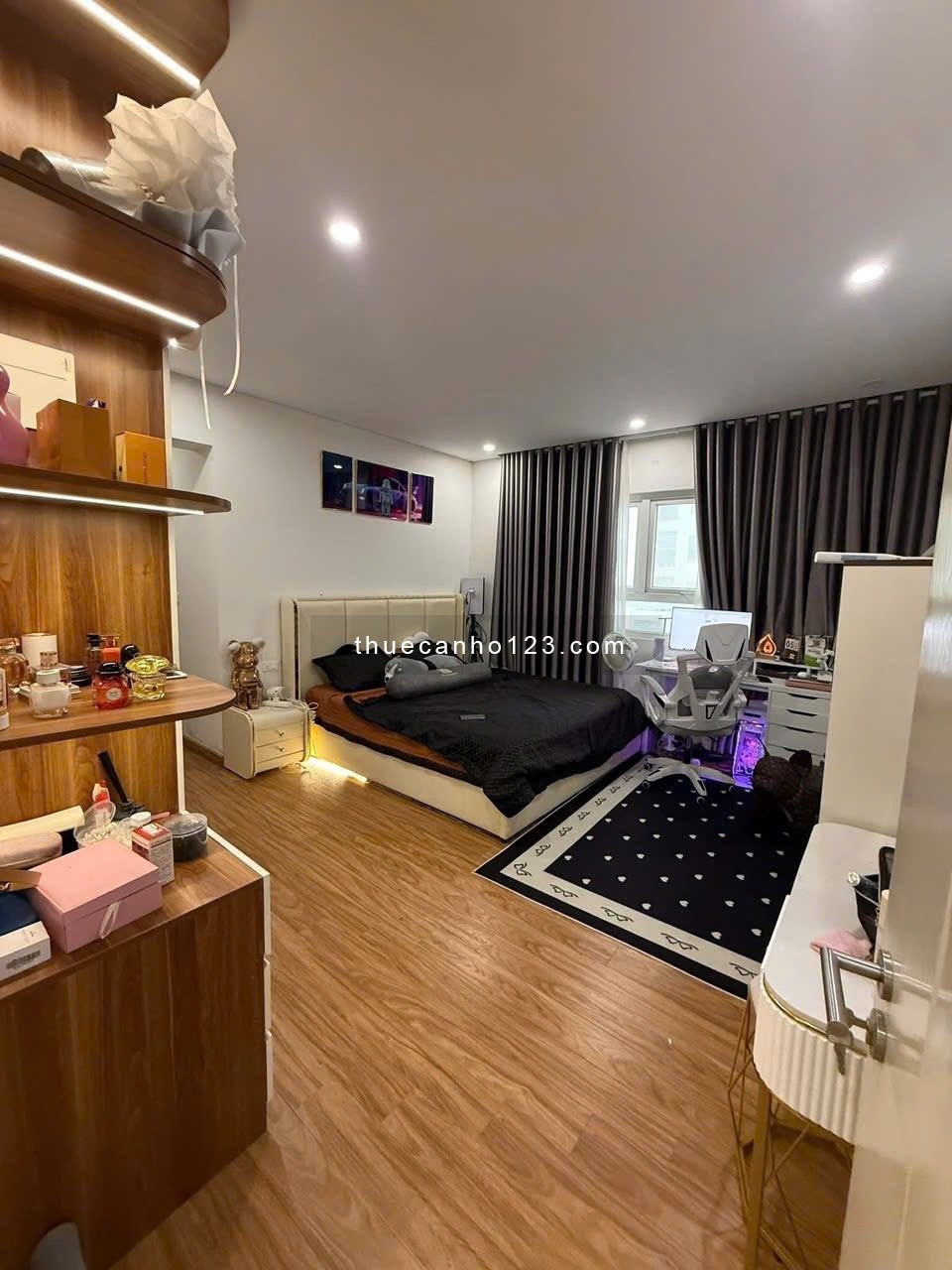 Cho thuê căn hộ Time Towen Lê Văn Lương 130m2, 3PN, 18 triệu/ tháng