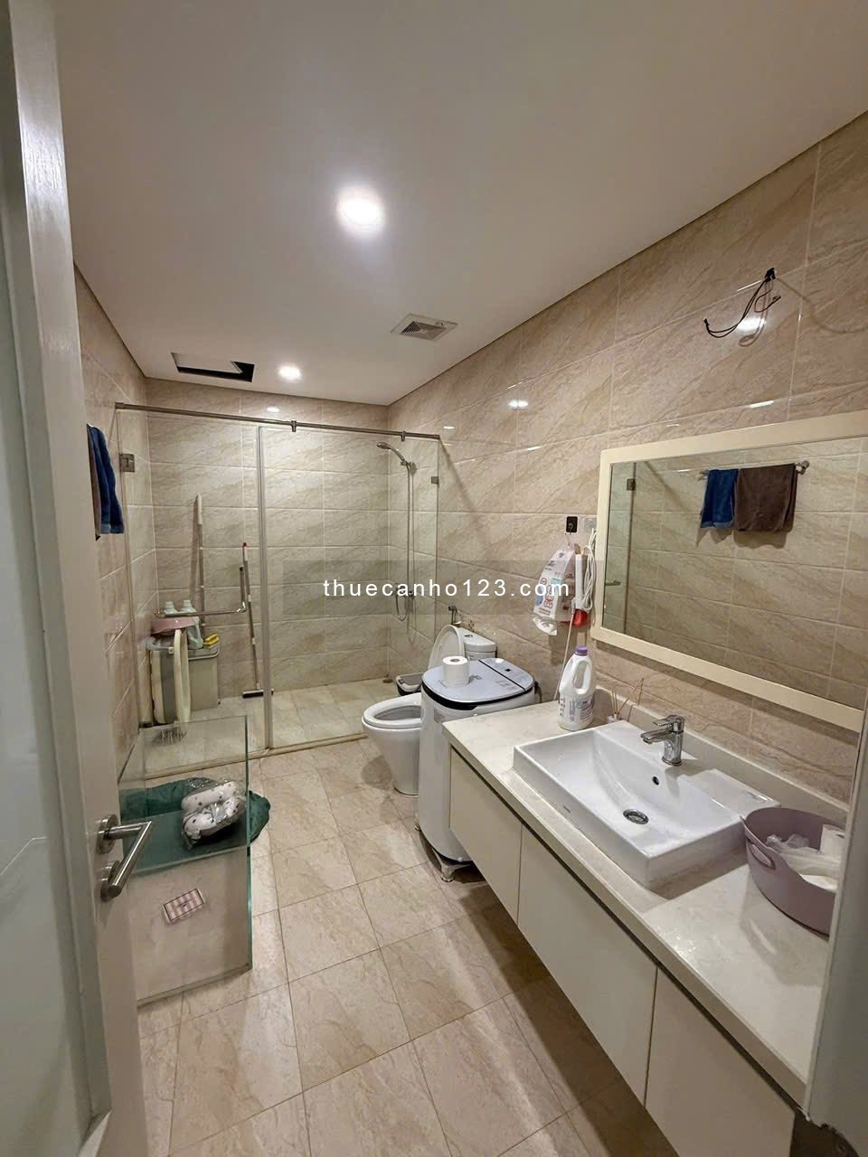 Cho thuê căn hộ Time Towen Lê Văn Lương 130m2, 3PN, 18 triệu/ tháng