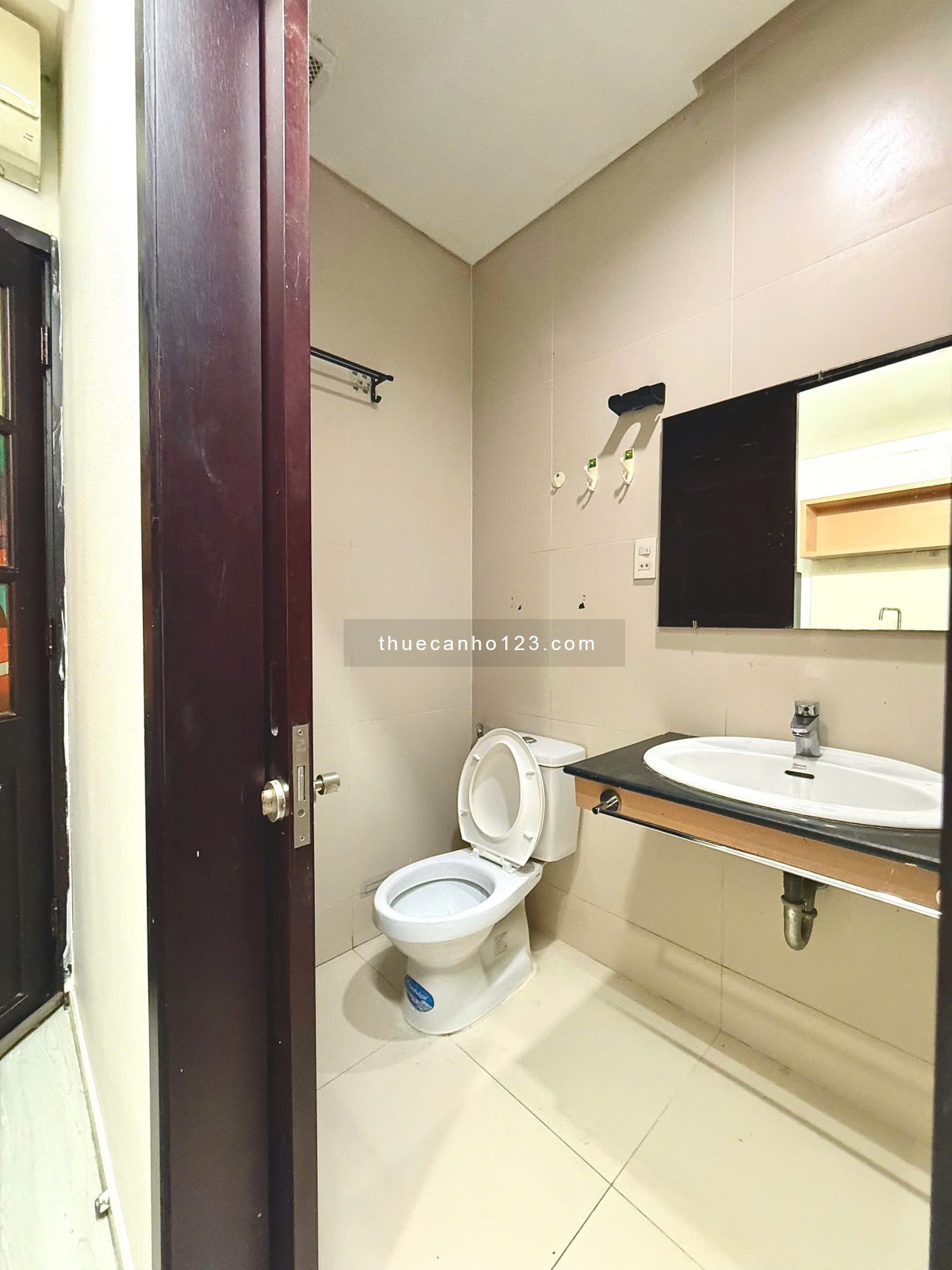 Căn Hộ Ban Công Mới 100% Gần Hồ Con Rùa_CV Lê Văn Tám_Dinh Độc Lập Quận 1