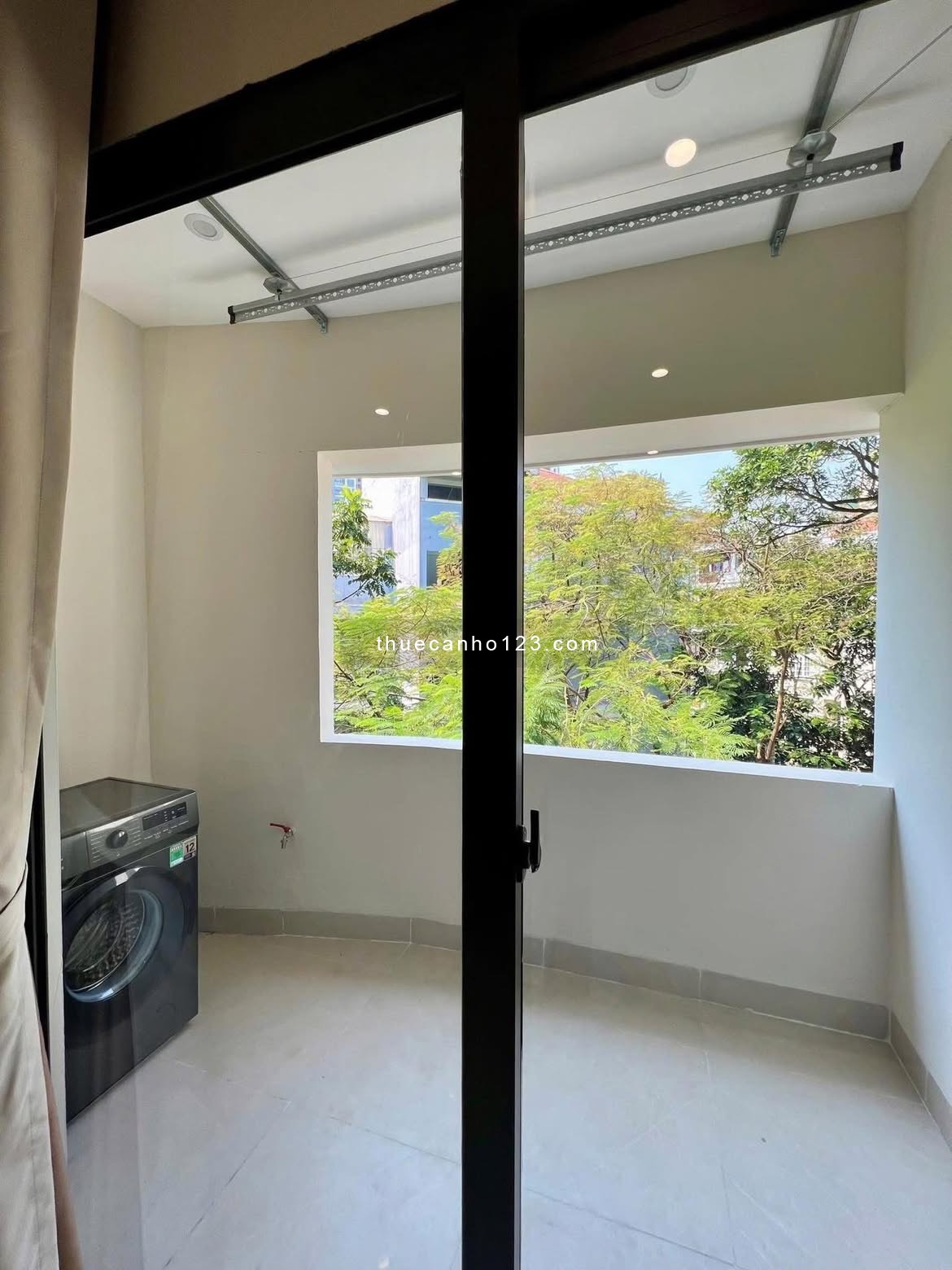 Cho thuê căn hộ Tân Bình 1PN gần Sân bay TSN, Etown, K300