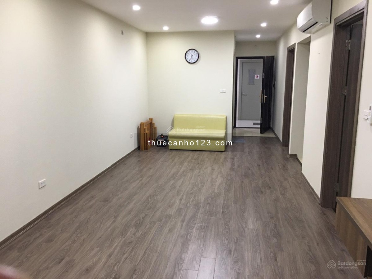 Helios Tower 75 Tam Trinh cho thuê căn hộ 2 ngủ 70m2, hoàn thiện sàn gỗ, nhà đẹp thoáng