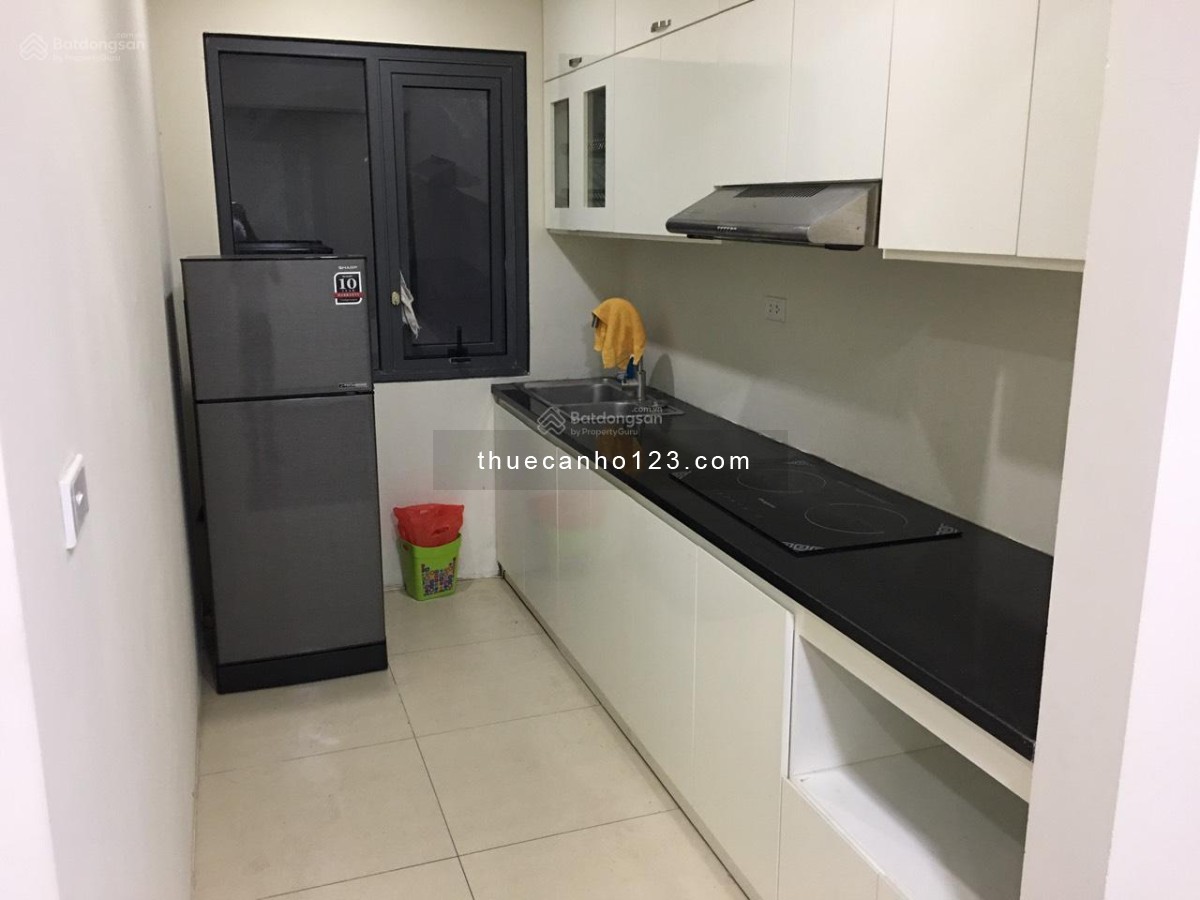 Helios Tower 75 Tam Trinh cho thuê căn hộ 2 ngủ 70m2, hoàn thiện sàn gỗ, nhà đẹp thoáng