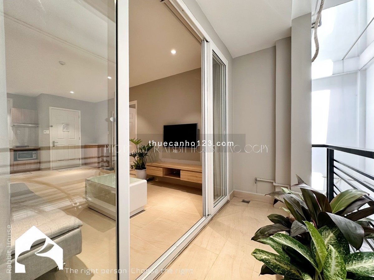 Cho thuê căn hộ cao cấp 1PN 1PK mới 100%, có ban công, bồn tắm, gần CV Hoàng Văn Thụ, sân bay, K300