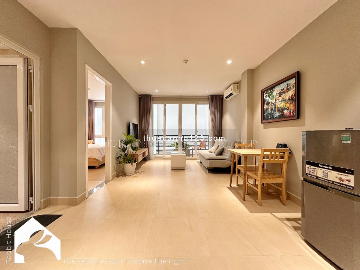 Cho thuê căn hộ cao cấp 1PN 1PK mới 100%, có ban công, bồn tắm, gần CV Hoàng Văn Thụ, sân bay, K300