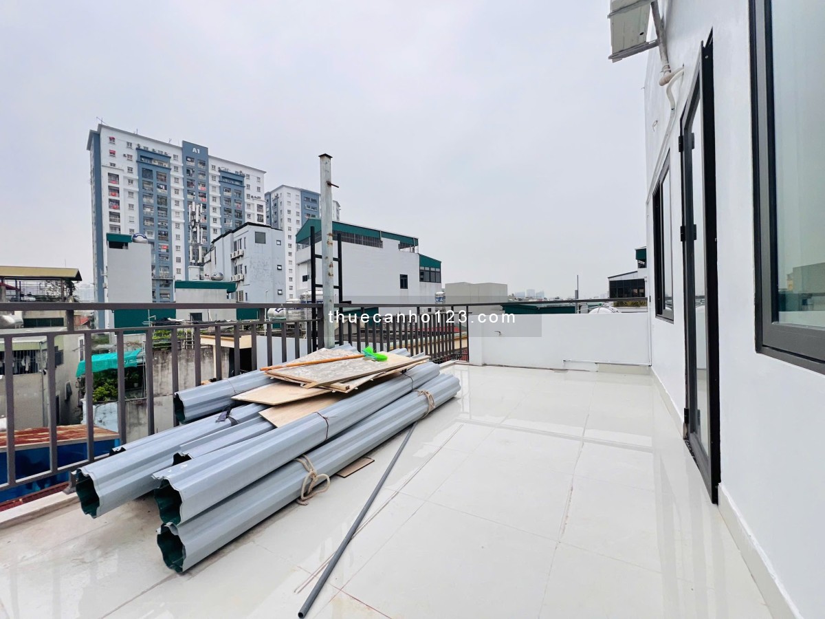 Nhà mới, phòng rộng – thoáng, có ban công, nội thất đầy đủ, mới tinh