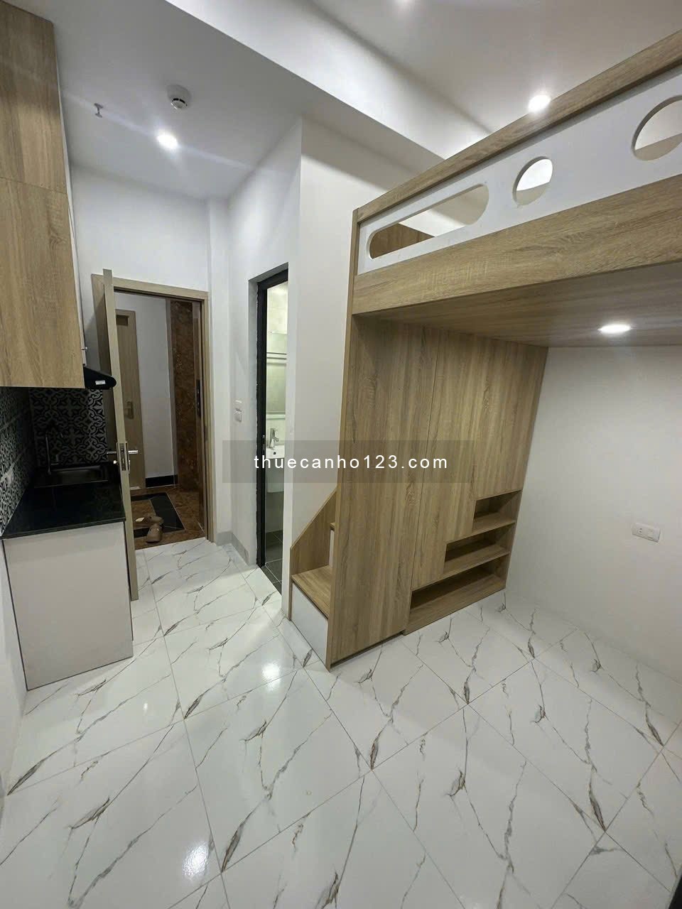 Cho thuê CHDV ở Khâm Thiên, Quận Đống Đa, có thang máy, PCCC đầy đủ, chỉ từ 3.9tr