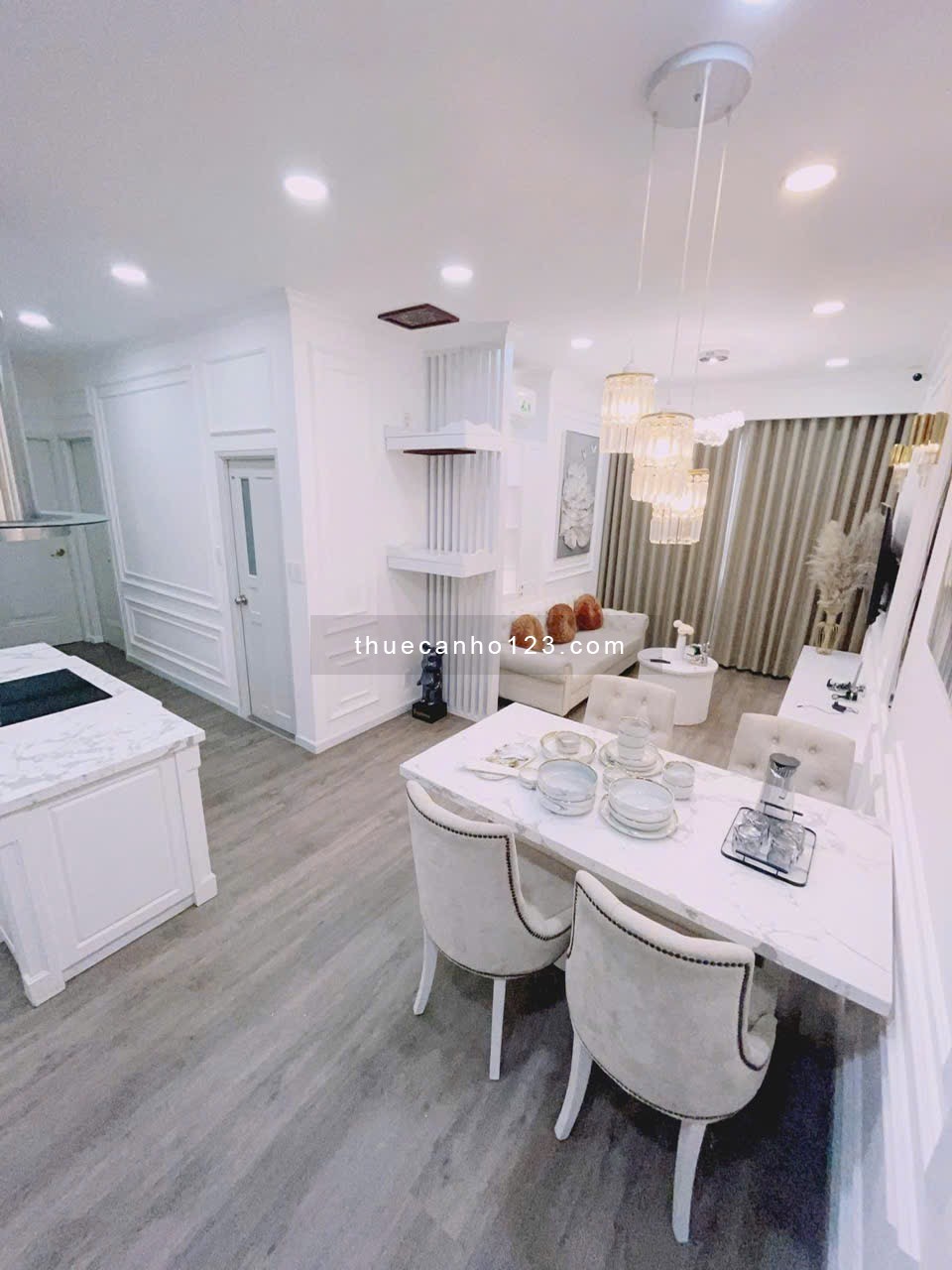 Cho thuê căn 79m2 2pn 2wc full nội thất cao cấp y hình ngay cầu nguyễn tri phương qua quận 5 chỉ 3p