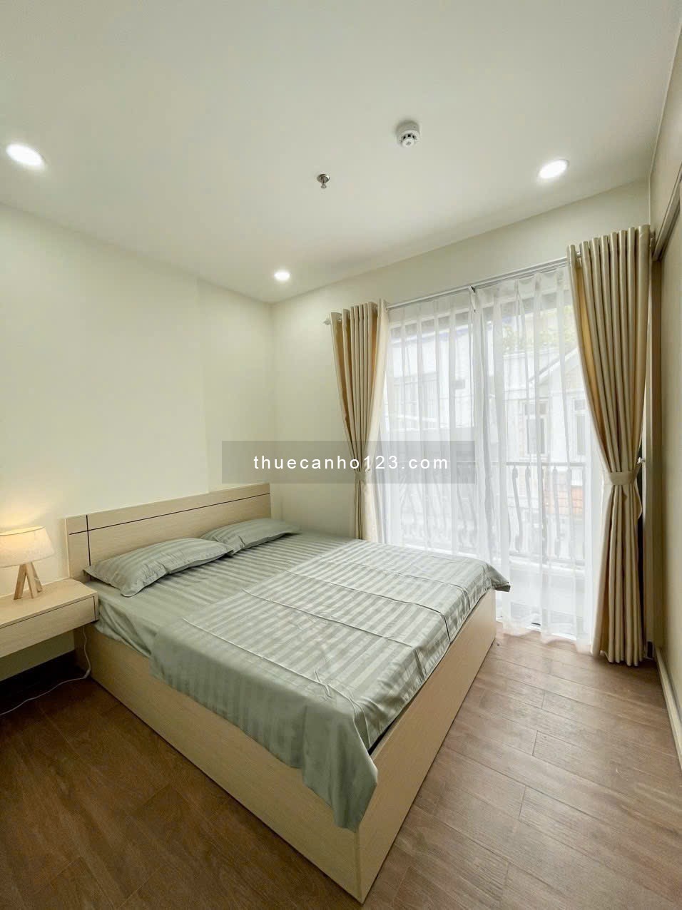 Căn Hộ Dịch Vụ – Ánh Sáng Tự Nhiên – Sang Trọng – 1 Bedroom